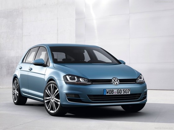 Volkswagen-Golf_2013_800x600_wallpaper_03