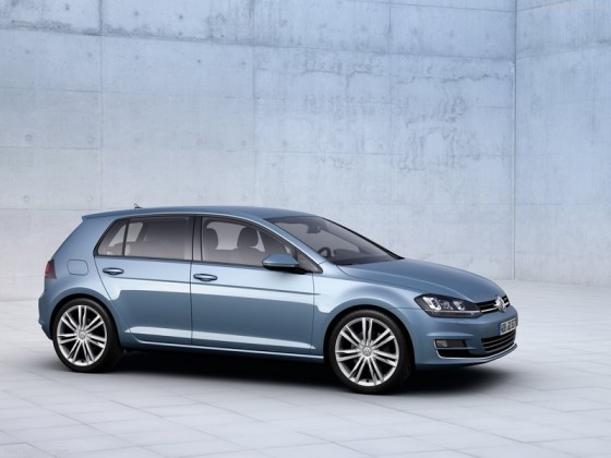 Volkswagen-Golf_2013_800x600_wallpaper_09